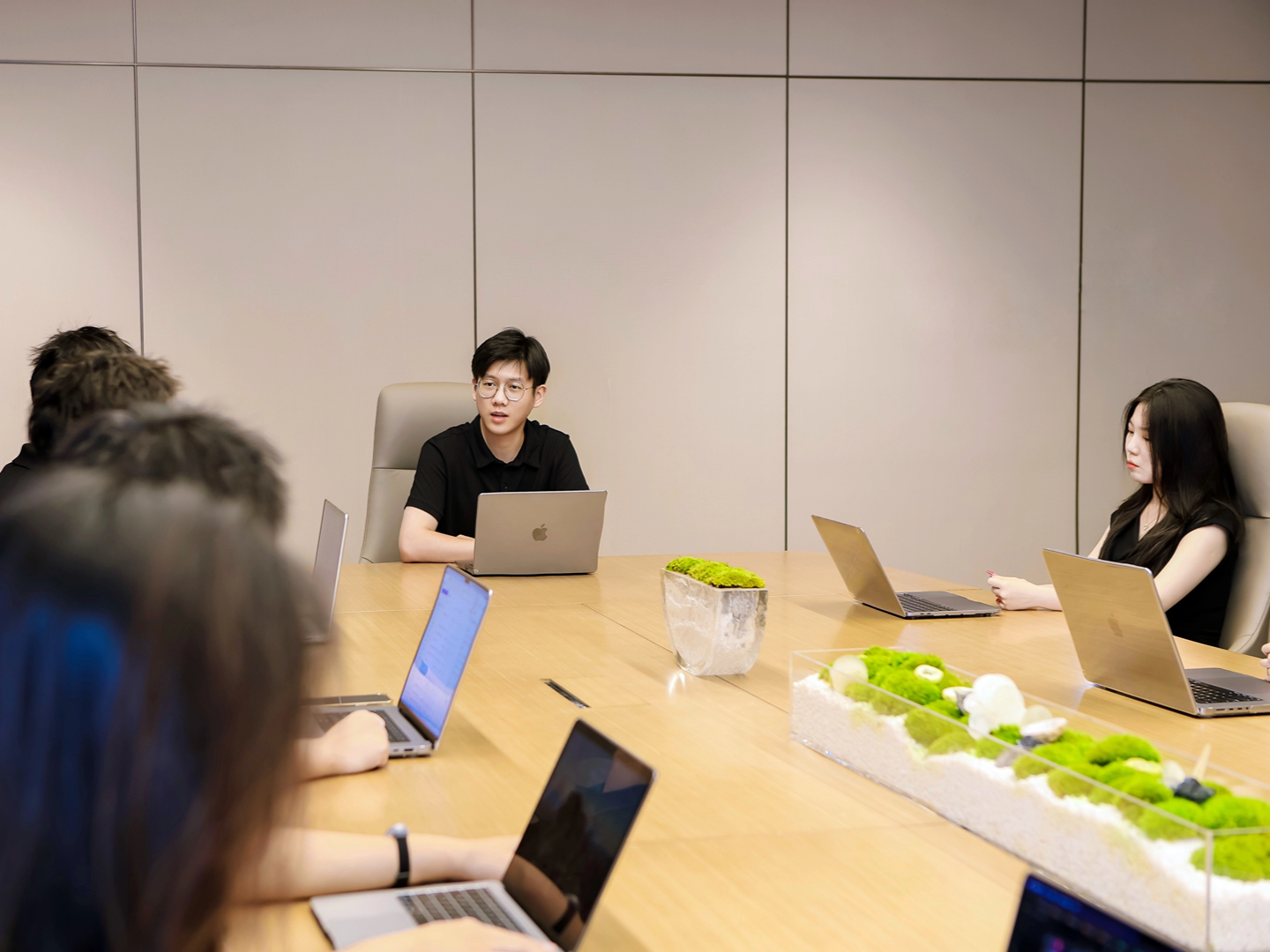 15. 定制开发您的专属AI软硬件集成系统 – 专业智能解决方案定制服务