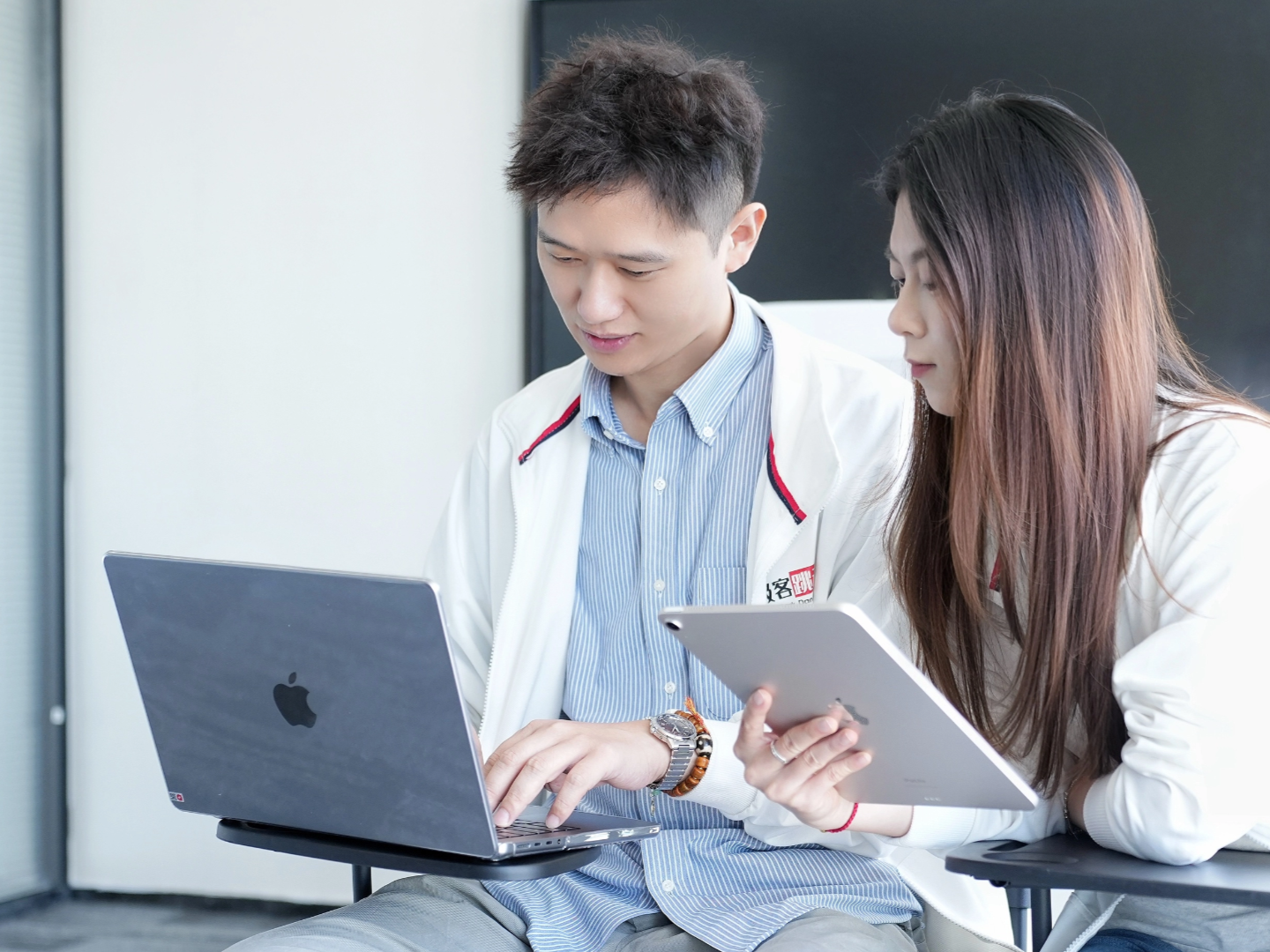 17. 企业数字化转型：从技术升级到商业进化的定制化之路